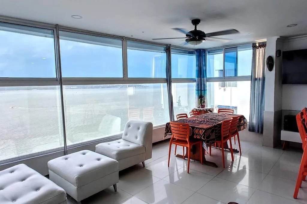 Beach Front Laguito Playamar Cartagena Appartement