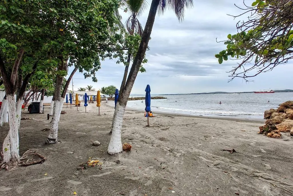 Beach Front Laguito Playamar Cartagena Apartment